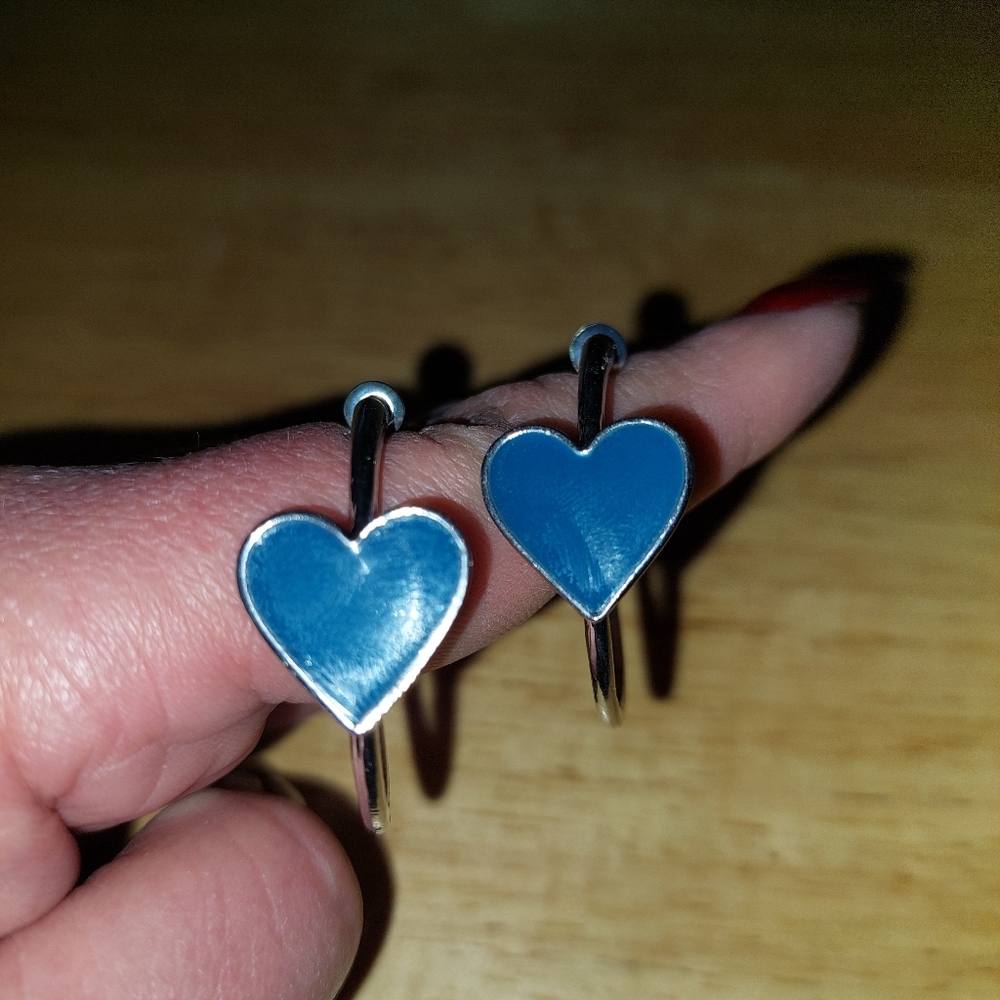 Paparazzi Sliver hoops with blue hearts